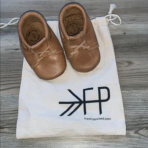 Freshly picked weathered brown oxford moccs